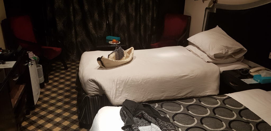 Hotelkabine auf dem Nilkreuzfahrtschiff Semiramis II mit zwei Einzelbetten