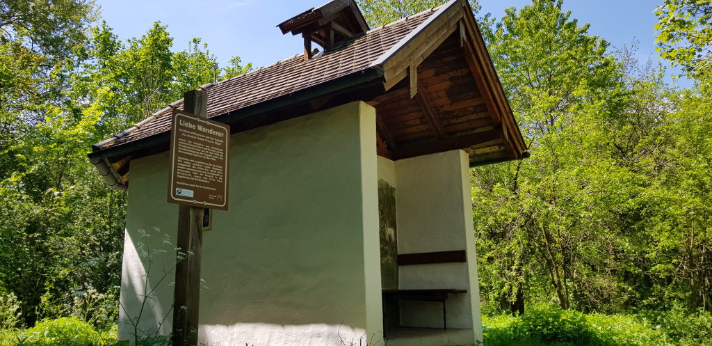 Kleine Waldkapelle 'Zu unserer lieben Frau im Wald' im Anzinger Forst