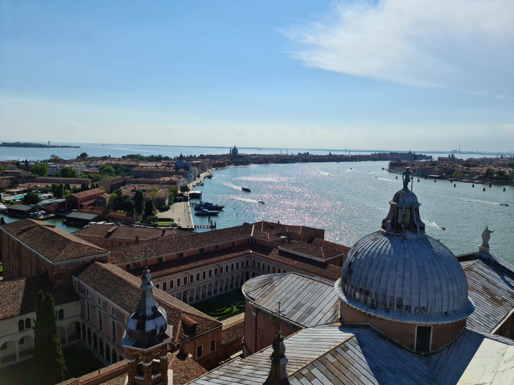 Venedig 2020: Burano, Campanile & Kermit mit Maske