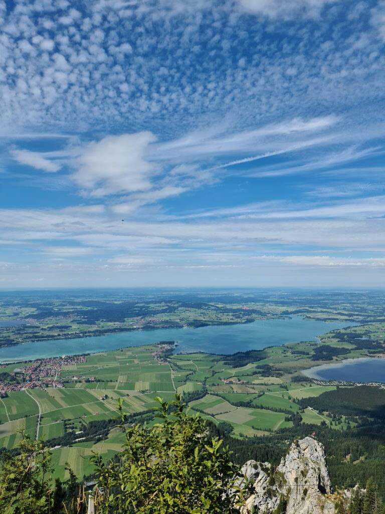 Panorama Forggensee und Bannwaldsee vom Wanderweg Tegelberg September 2020