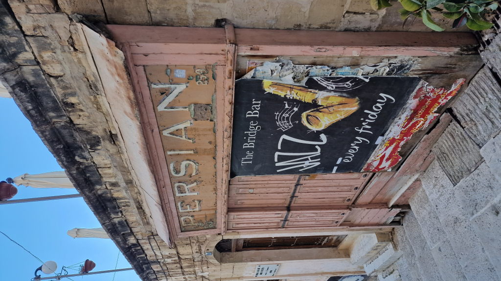 Lower Barrakka Gardens Tempel Palmen Valletta