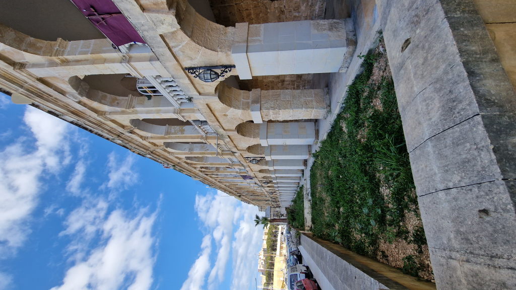 Uhrenturm Vittoriosa alte Lokomotive Restaurant