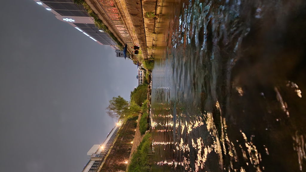 Cheonggyecheon Bach Seoul bei Nacht