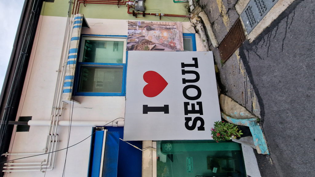 Blick über Seoul vom Ihwa Mural Village