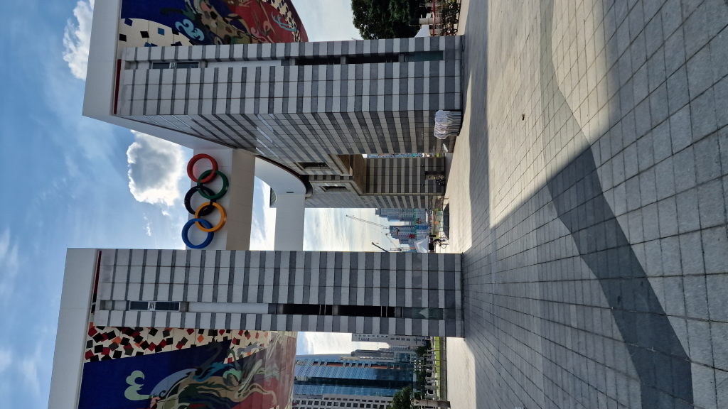 Olympisches Tor Seoul mit den fünf Ringen