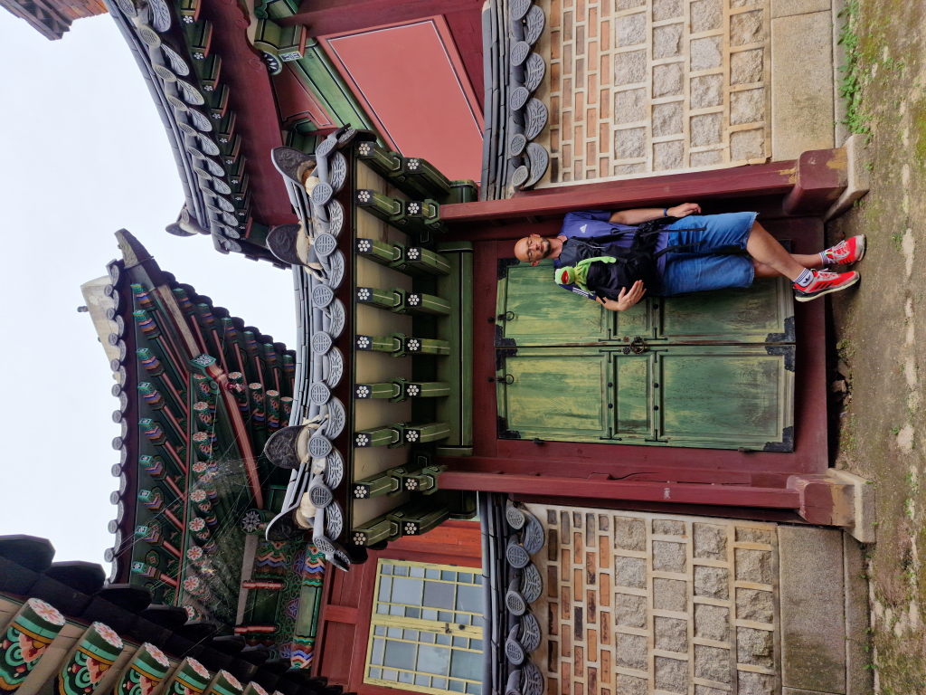 Teich im Huwon Geheimgarten Changdeokgung mit Algenteppich