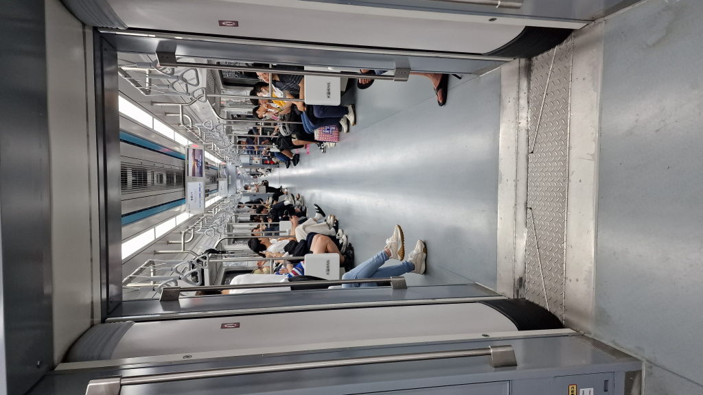 Seoul bei Nacht von erhöhtem Punkt aus