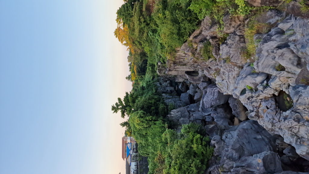 Lavafelsschlucht von oben Abendlicht Jeju