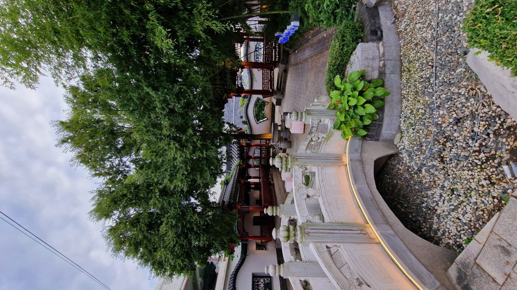 Chinesischer Garten mit Steinbrücke Incheon