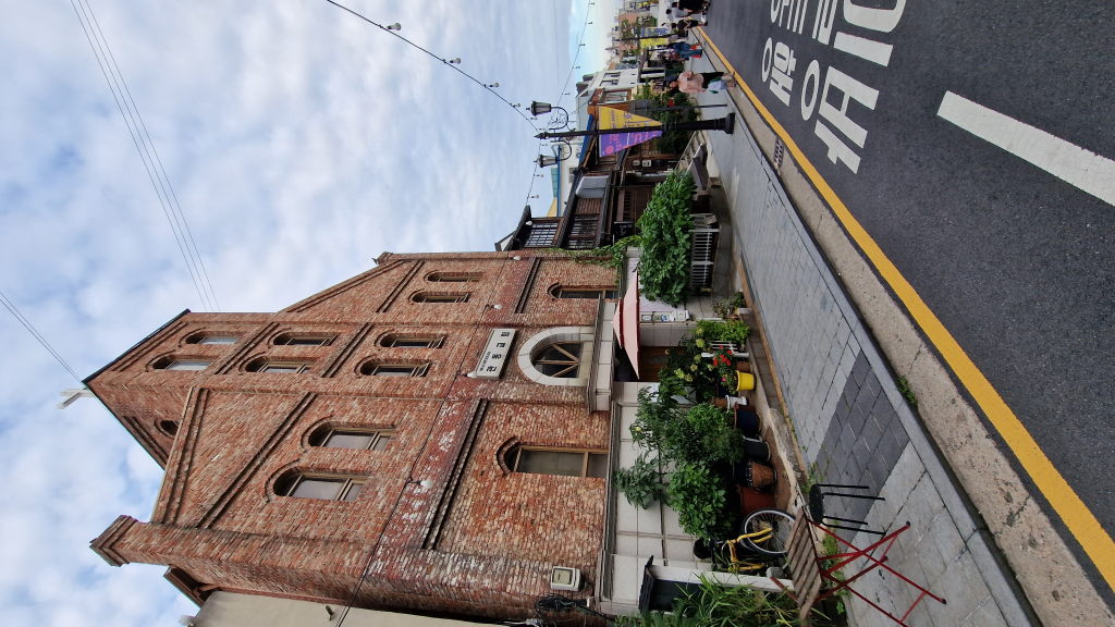 Alte Backsteinkirche Incheon historische Straße