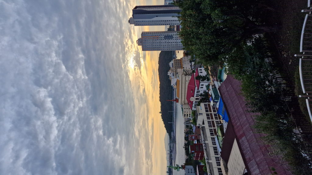 Sonnenuntergang über Incheon Hafen und Stadtpanorama