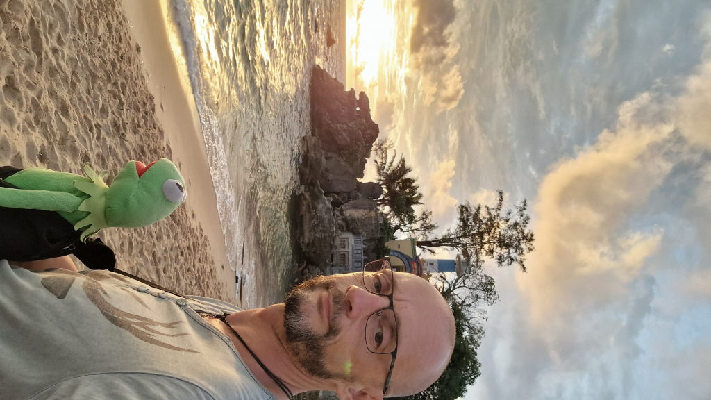 Selfie mit Kermit am Strand von Phu Quoc bei Sonnenuntergang