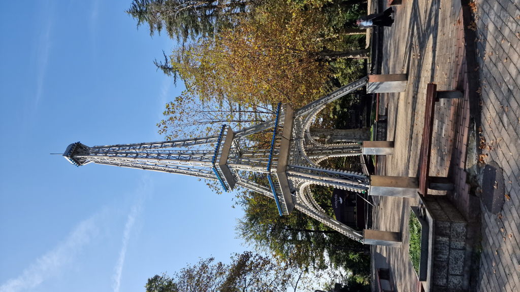 Eiffelturm-Nachbau im Stadtpark von Kutaisi
