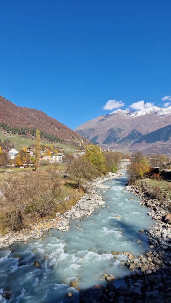 Mestia per Propeller — Wo der Kaukasus anfängt, ernst zu werden