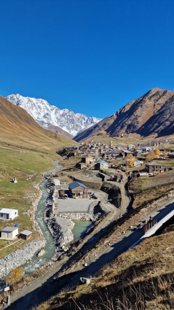 Ushguli — Das höchste Dorf Europas und ein Frosch auf dem richtigen Stein