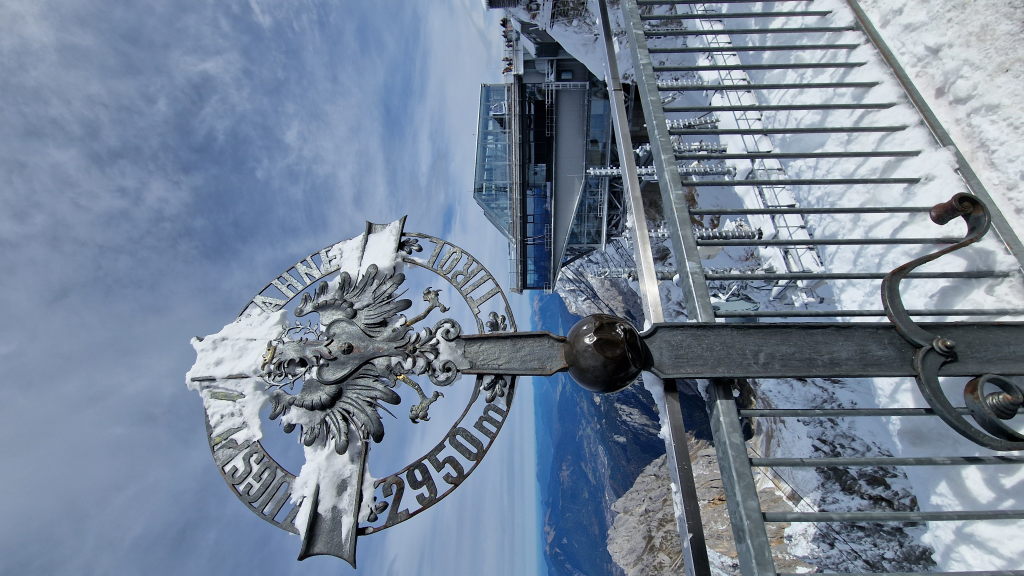 Mann Aussichtsplattform Zugspitze Schnee Berge